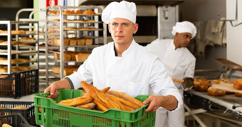 日本人が海外旅行に行って一番嫌がるのが店員のサービスの悪さ。サービスは無料ではないんよな