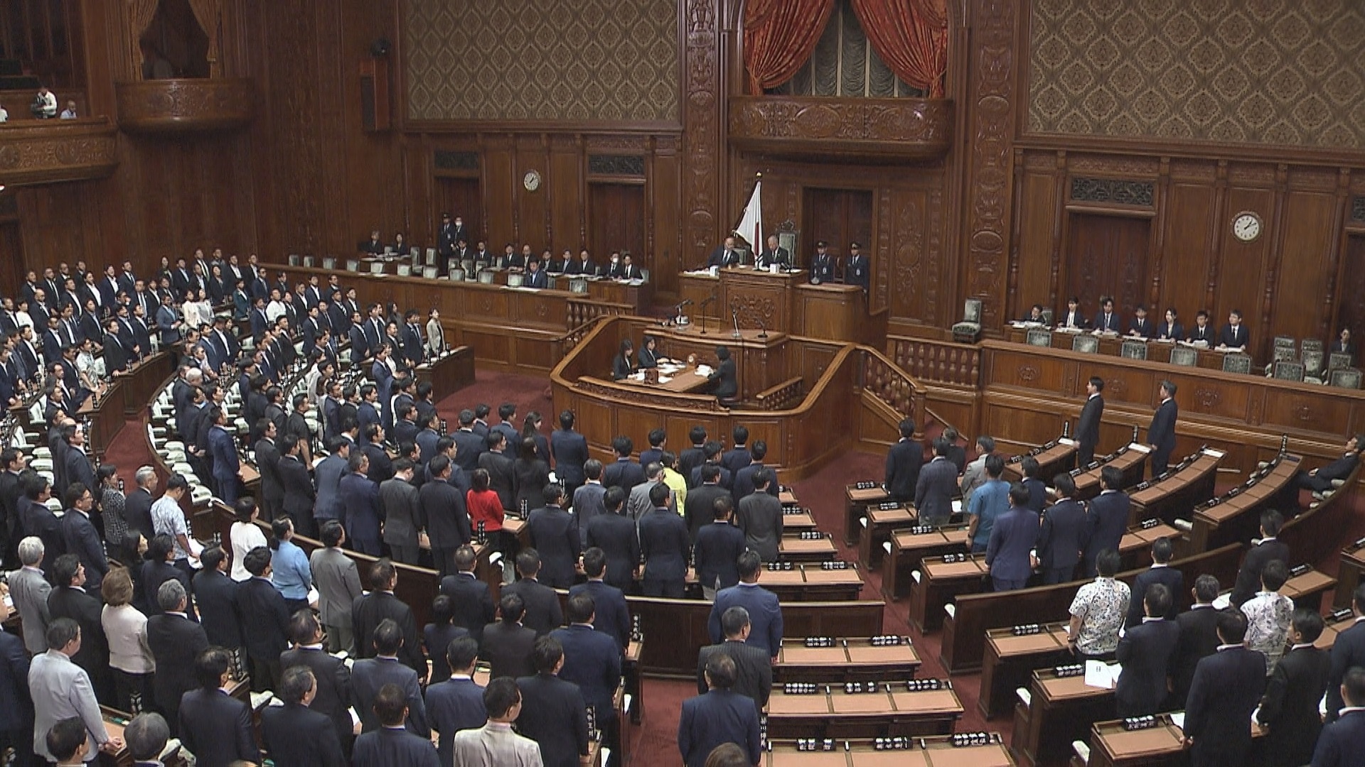 【速報】国旗損壊罪法案が衆院通過　国民民主と参政党はボイコット