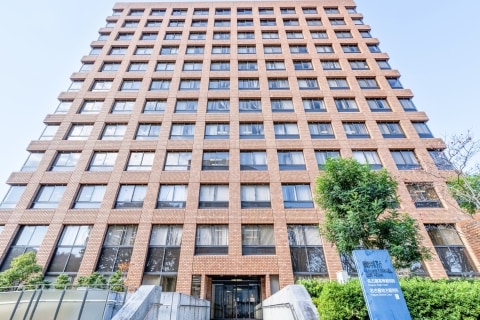 小学教師「俺はロリコンだが教え子には手を出さない。俺の矜持だ」名古屋地裁「はい懲役3年半」