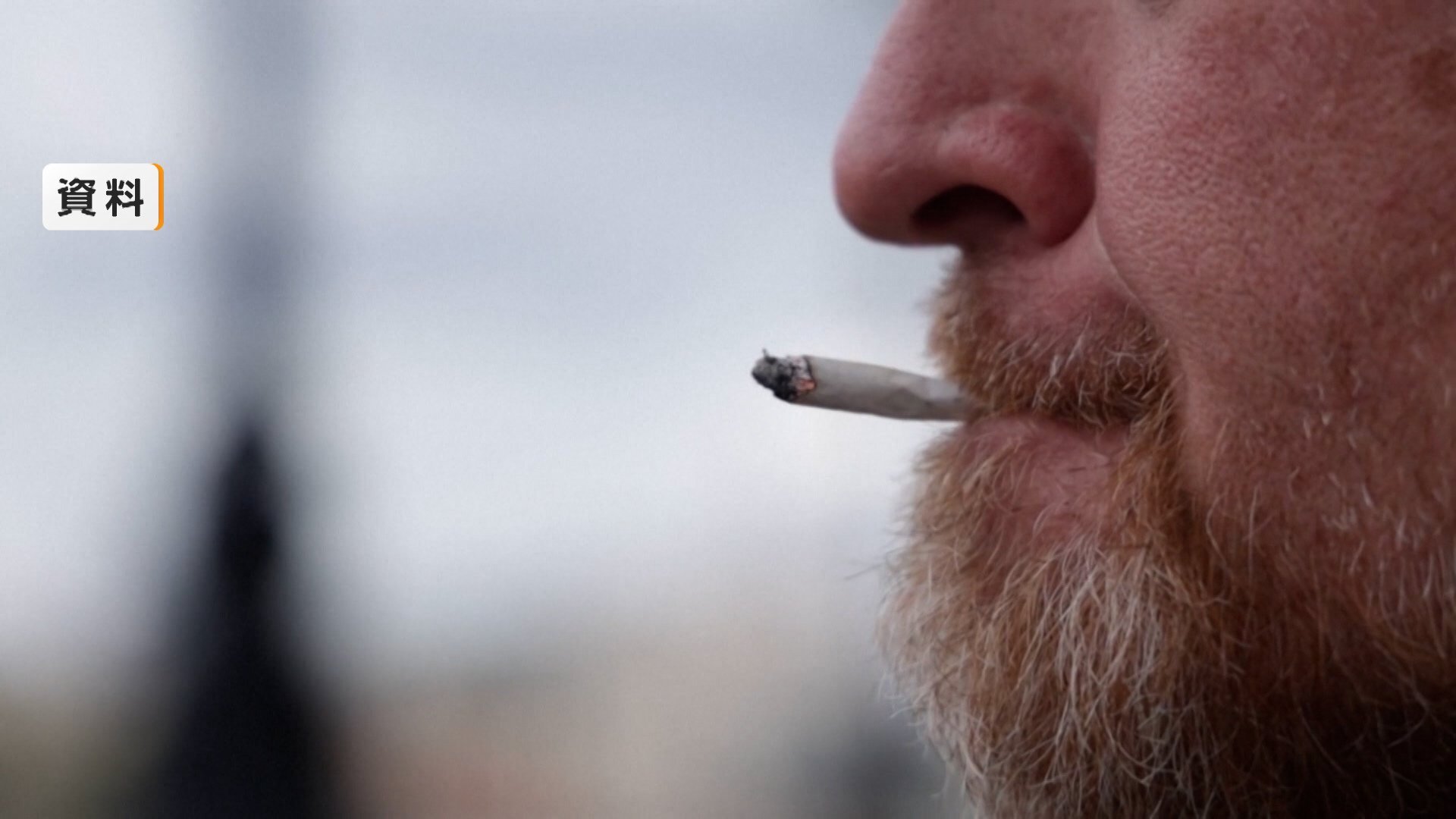 🇬🇧イギップ、タバコ禁止に。スタジアム肉食禁止。街中では国旗も禁止。イスラム天国に