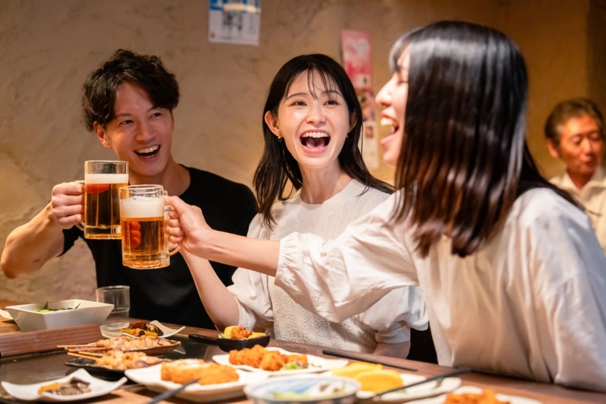 発達障害みたいな人が多いから、「チャージ料」と言うより「場所代」にして金取った方がいいかもな