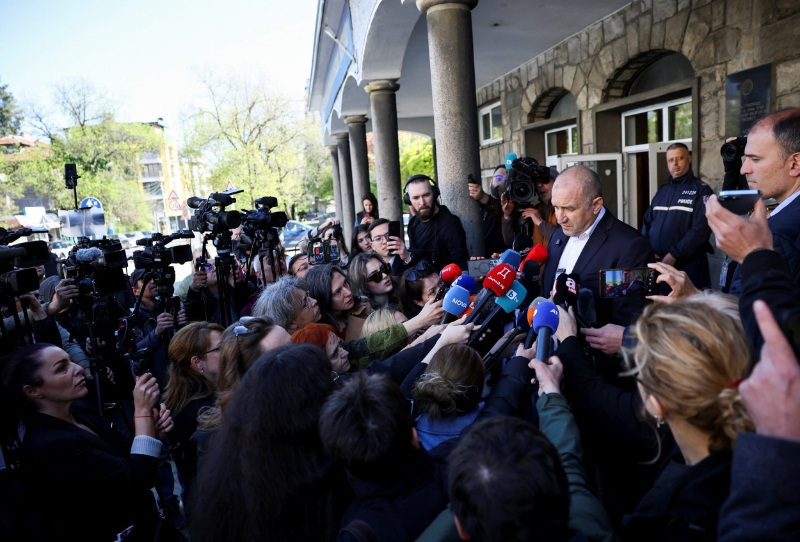 ブルガリア、政権交代。　親ロ派が圧勝