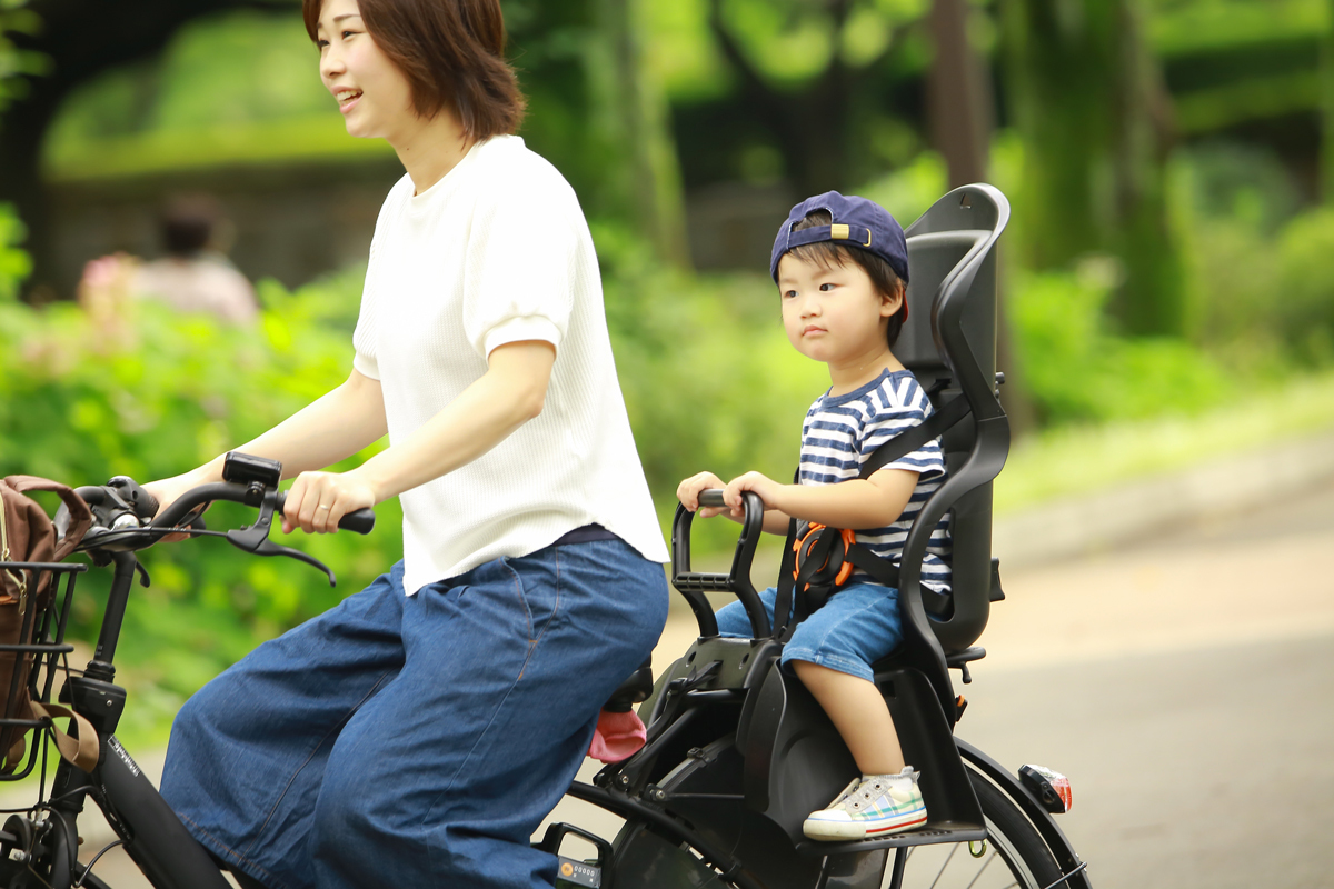 自転車の子ども同乗、基準見直し検討　「小学校入学前まで」緩和も　警察庁