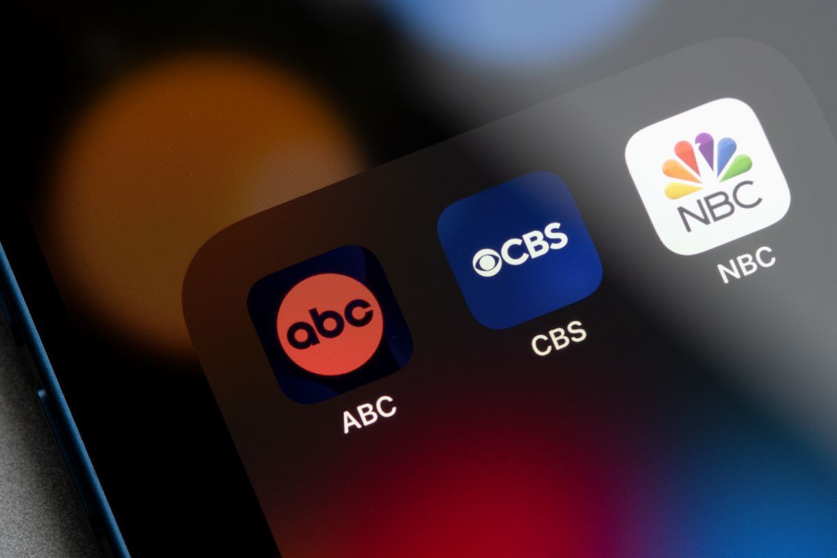 助けてー米国でも「テレビ離れ」加速、3大ネットのニュース情報番組は10年間で視聴者数が半減