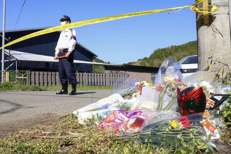 事件・事故の供え物って最後に誰が食うの？