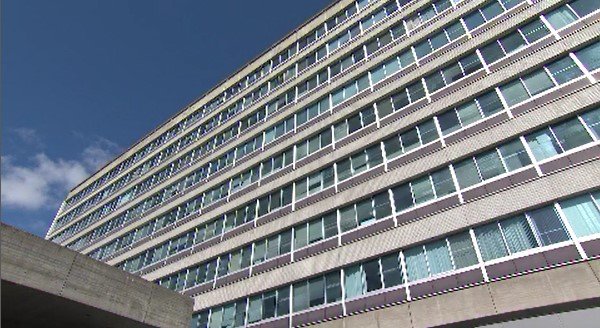 勤務時間中に公用PCで作家活動をしていた県職員を懲戒処分