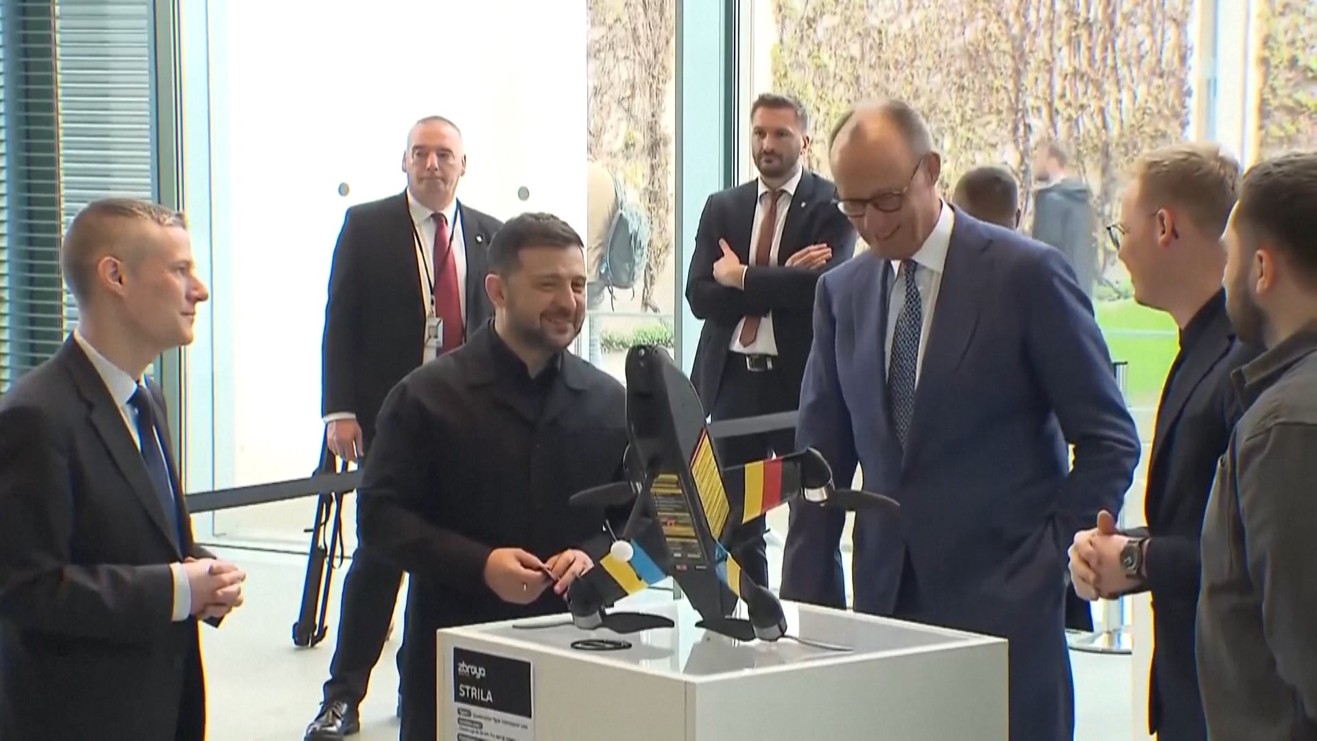 ウクライナのロボットはロシ畜殺しが大好きでﾄﾞﾝﾊﾞｽﾄﾞﾝﾊﾞｽﾄﾞﾈﾂｸﾄﾞﾈﾂｸそーれそれそれ血祭りだ～