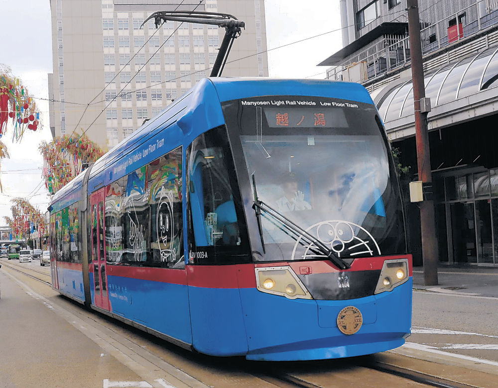 「万葉線の未来」１８歳に託す　高岡、運転士養成へ高校の新卒初募集