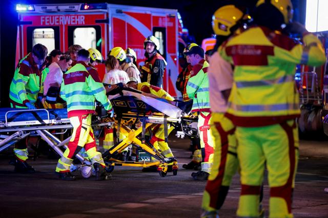 LGBTQ祭典で群衆に車　1人死亡、14人負傷　ベルリン中心部