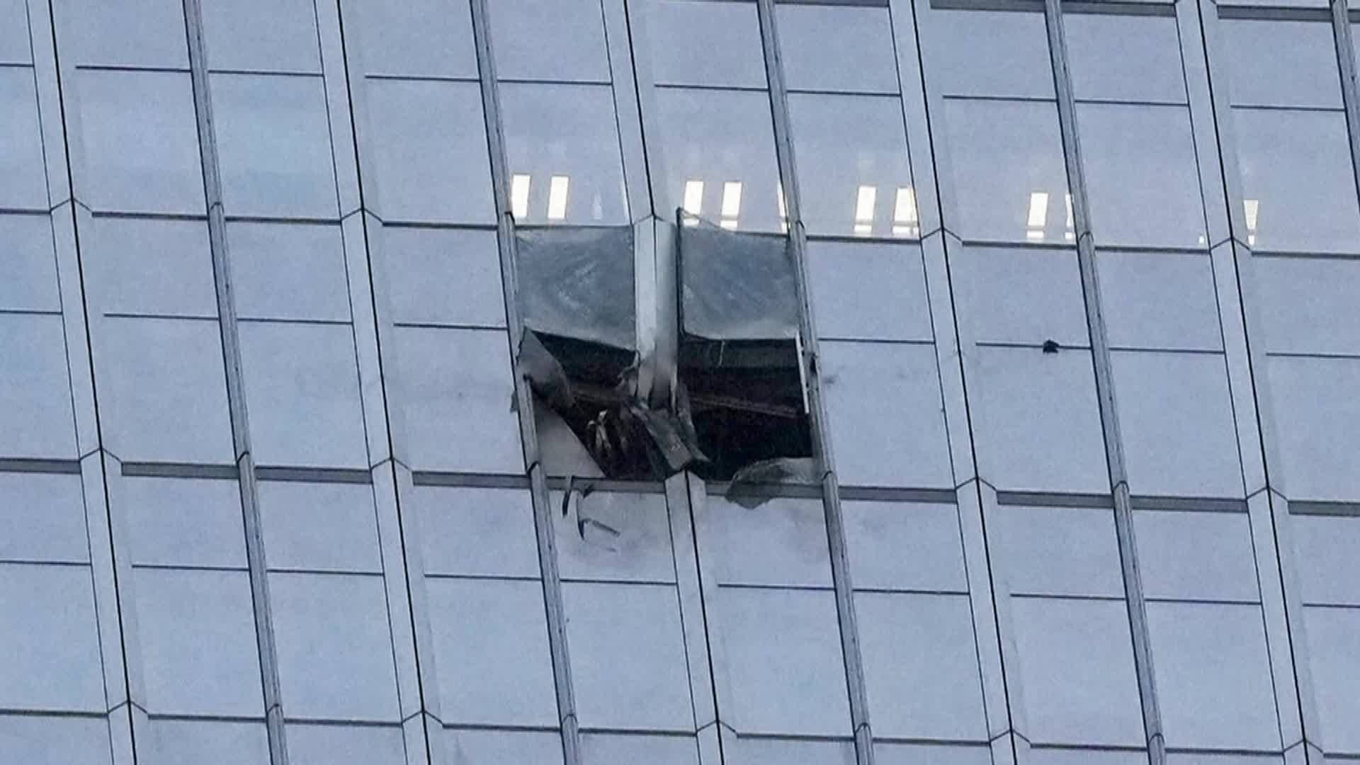 中国・北京中心部の108階建て高層ビルに小型機衝突か　火災や小型機残骸の映像がSNSに投稿も削除