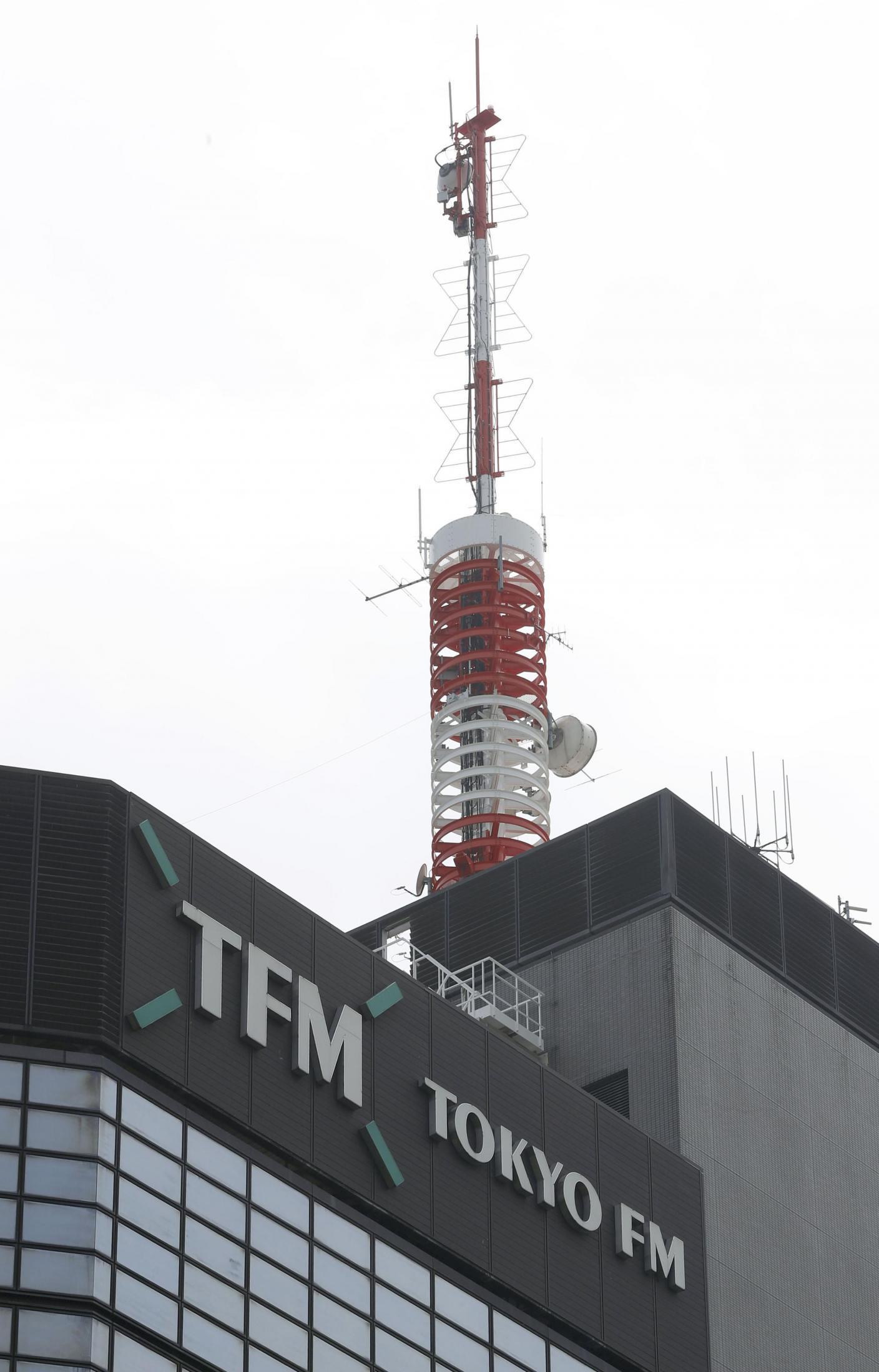 おまんこ野郎FM東京で笑ってた永井真理子にはおまんこついてなかったの？FM東京社長処分