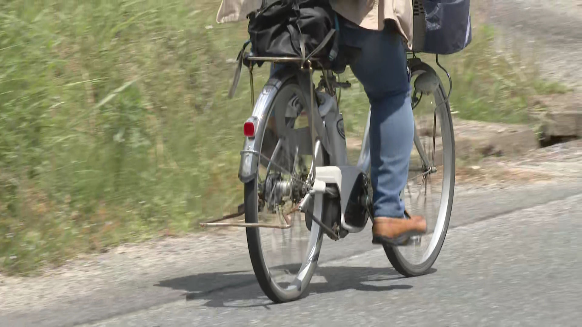 「手信号違反、罰金8000円でいいよ」18歳大学生、警察名乗る中年の男に現金だまし取られる
