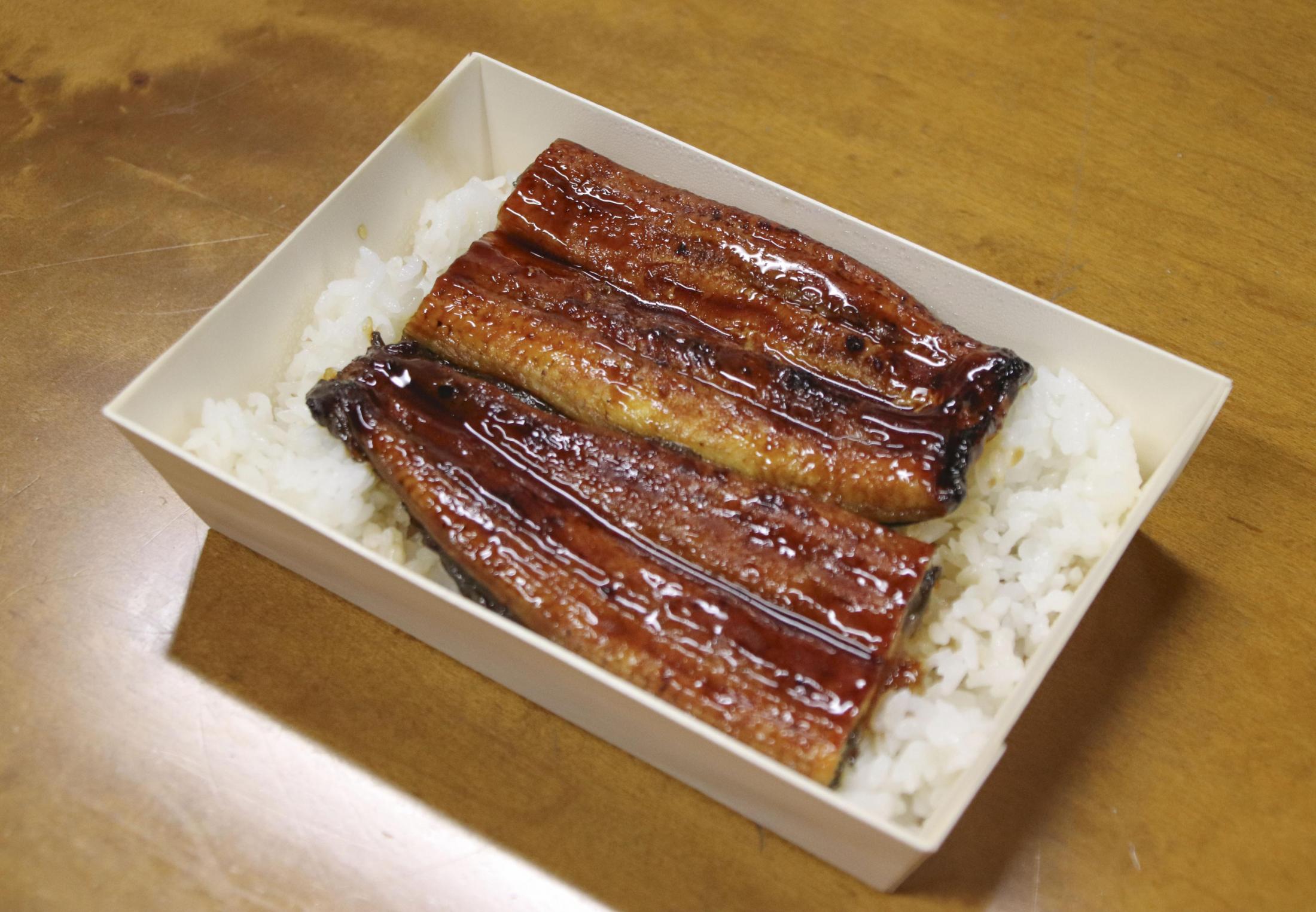【画像微グロ注意】完全養殖ウナギ、初の試験販売へ　技術でコスト減、1尾5千円程度