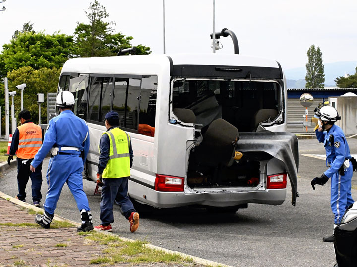 生徒「シートベルトしよう」　運転に危険感じグループLINEで共有　磐越道マイクロバス事故