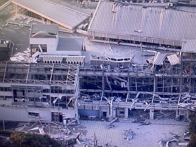 爆発のイオンモール熊本　2階部分が崩落し多数の人が死亡・閉じ込めとの情報 ★2