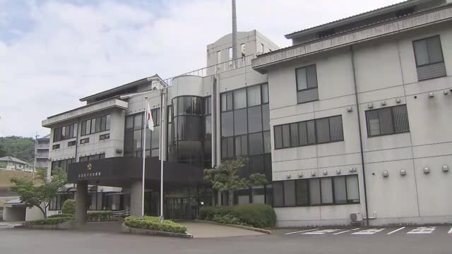 吊りあげた2mのコンクリート製の側溝が落ち頭直撃 死亡