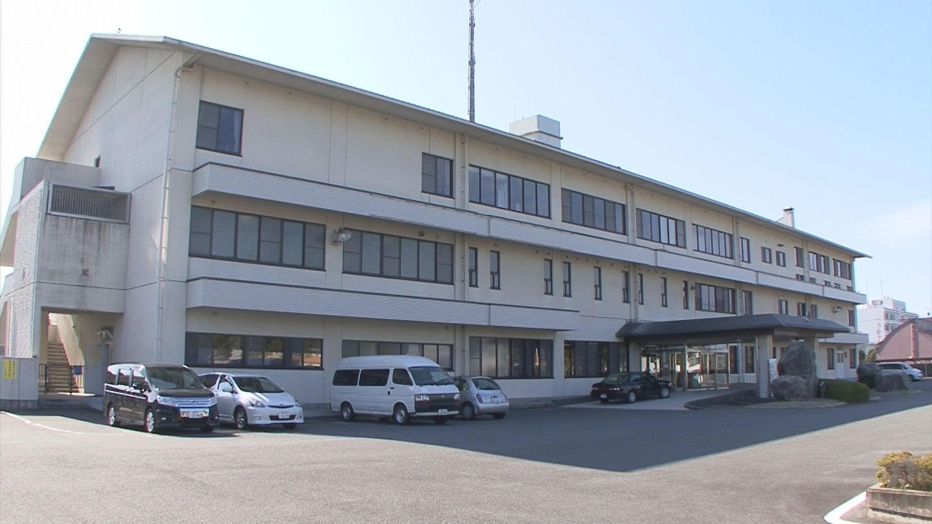 風力発電の送電鉄塔解体中、鉄塔などが倒れ直撃 30代死亡