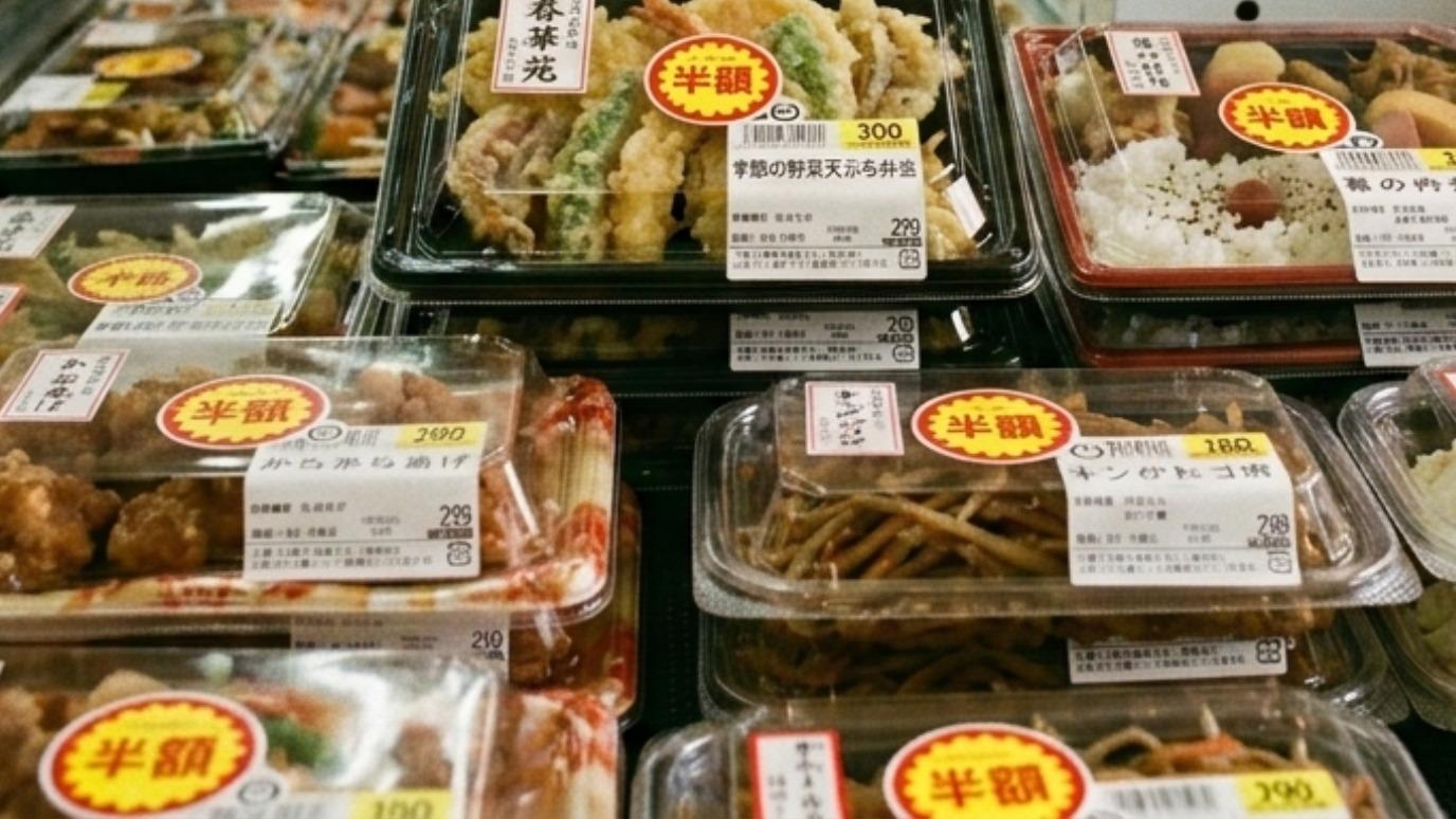 スーパーで「半額ハンター」が増えている　半額シールをめぐる「スーパーVS客」の静かな攻防戦