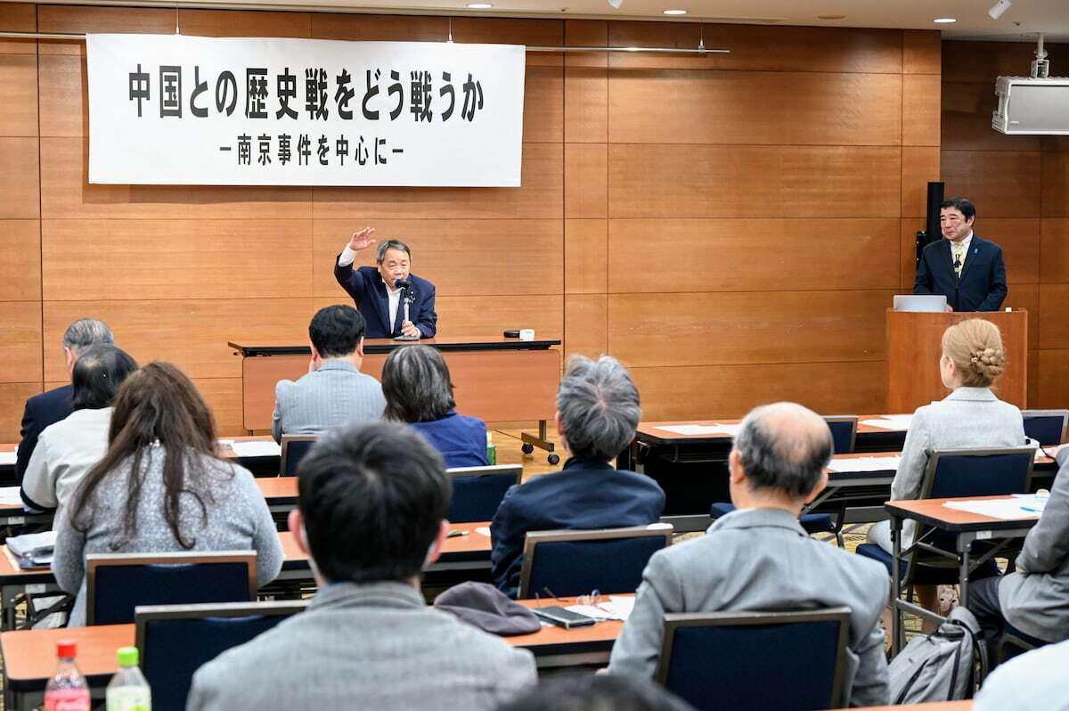 外務省「南京事件は計画的組織的な『虐殺』とは言いがたい」