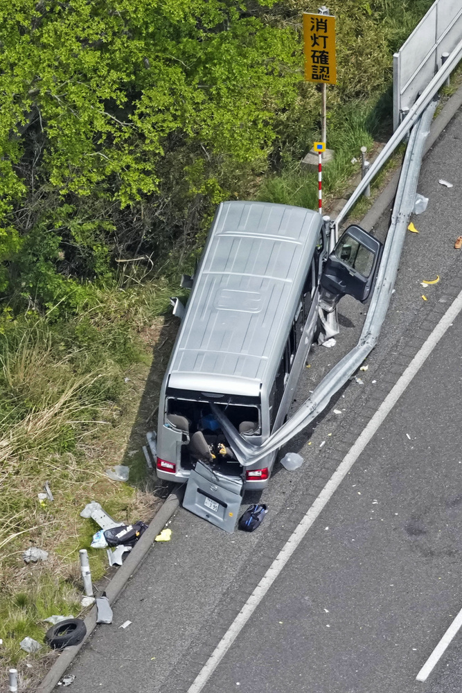 警察「免許返納してくださいよー ねえ返納してくださーい」家に2回訪れるも返納なし。白バス車カス
