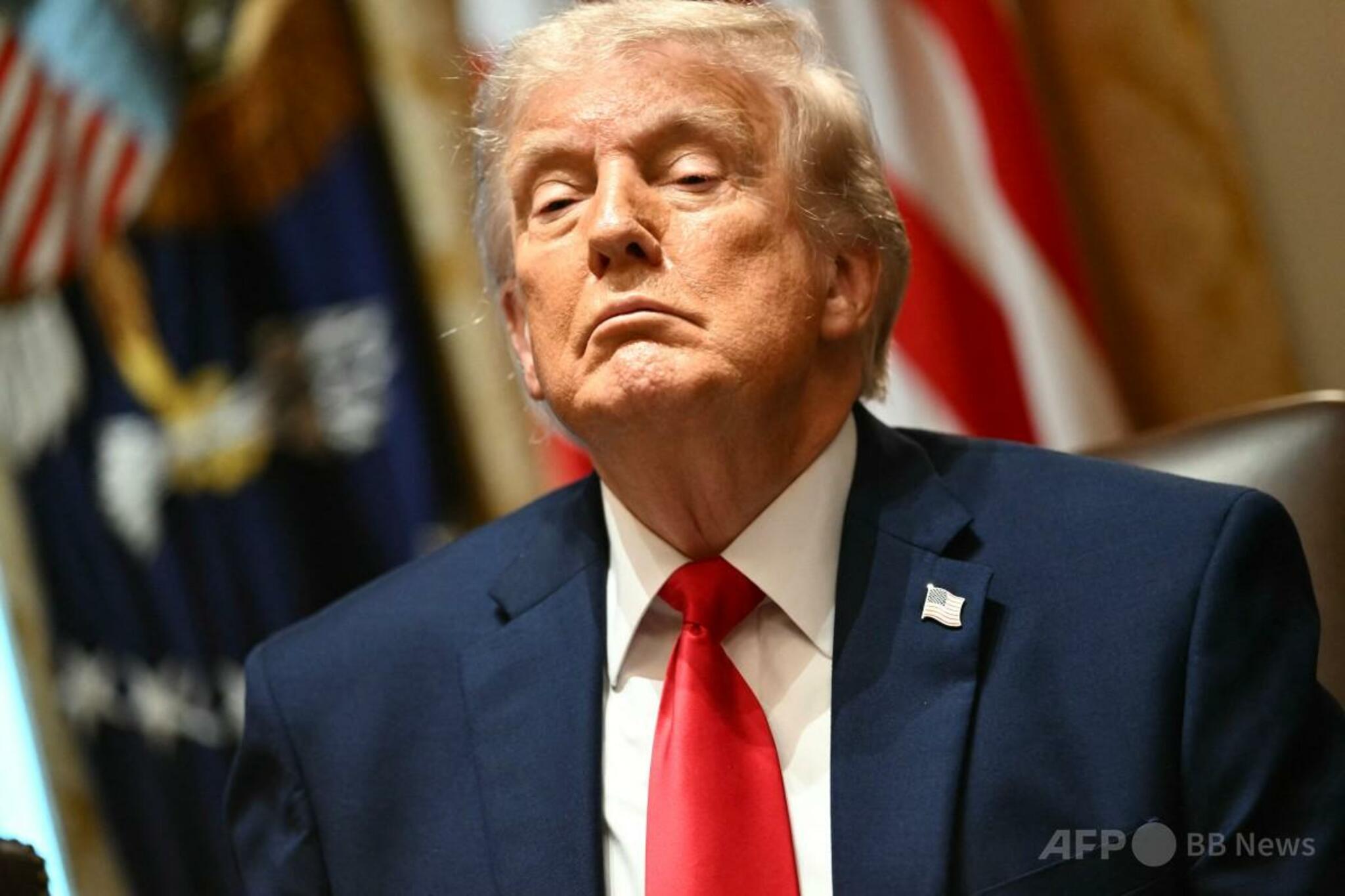 米大統領が同盟国オマーン怖がらせる。「行儀よく振る舞わなければ爆破する